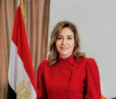 نيفين الكيلاني: الأغاني الوطنية والأعمال الفنية تسهم بصورة غير مباشرة في تعزيز الانتماء والوعي بالهوية