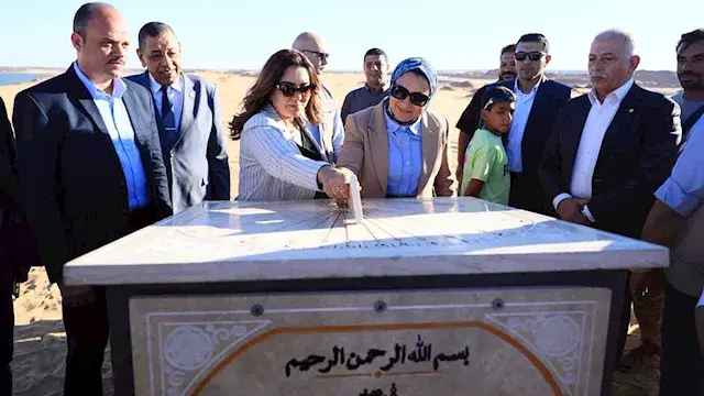 غابة على 10 آلاف فدان وفندق بي...