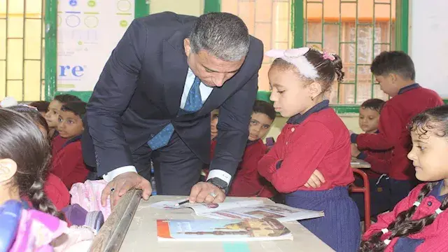 مدير تعليم الجيزة يتفقد مدارس البدرشين والحوامدية ويشدد على الانضباط