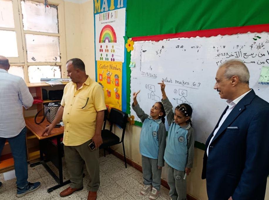 مدير تعليم المنيا يتفقد مدارس الطيبة بسمالوط لمتابعة الانضباط ونسب الغياب والبرامج العلاجية