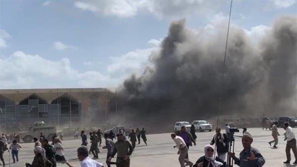 مستشار وزير الإعلام اليمني: استهداف مطار عدن بالصواريخ محاولة لعزل اليمن عن العالم