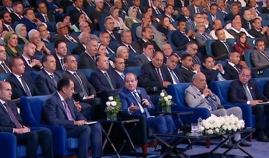 الرئيس السيسي: محدش يقدر يقول إنه يمتلك الوطنية لوحدة وغيره لأ.. كلنا زي بعض