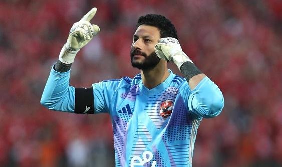 «الأهلي محتاجه».. شوبير يعلق على تجديد عقد محمد الشناوي