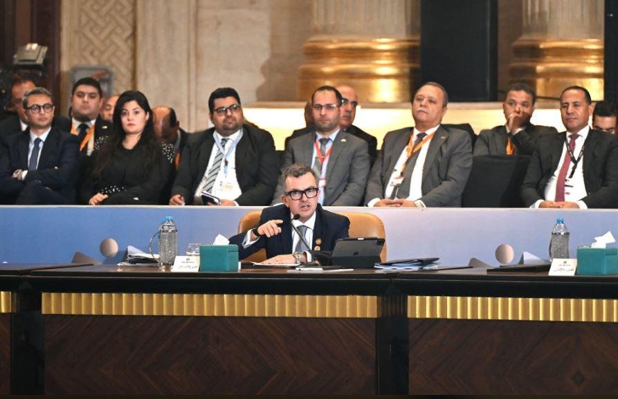 وزير التخطيط: الدولة تتعامل بضوابط مع طلبات الاقتراض ونستهدف وضع الدين في مسار نزولي