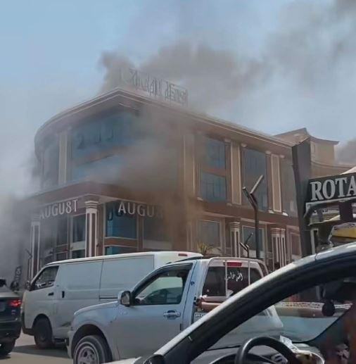 الدفع بـ 6 سيارات إطفاء للسيطر...