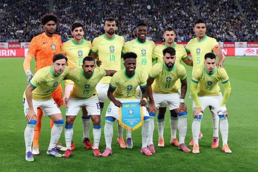 أنشيلوتي يعلن قائمة البرازيل لمعسكر نوفمبر.. وفينيسيوس ورافينيا يقودان الهجوم