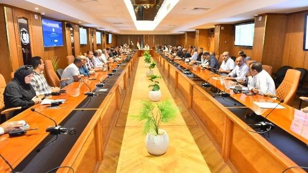 محافظ أسيوط يتابع مشروعات «حياة كريمة» لتسريع إجراءات تشغيل المشروعات المنتهية ودخولها الخدمة .. صور