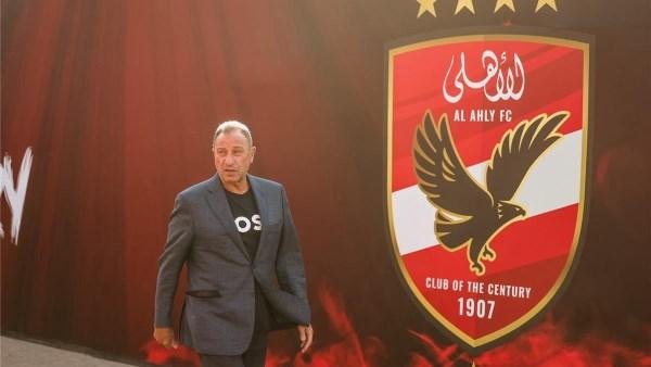 عضو الأهلي السابق: محمود طاهر أنجح من الخطيب على المستوى الإداري
