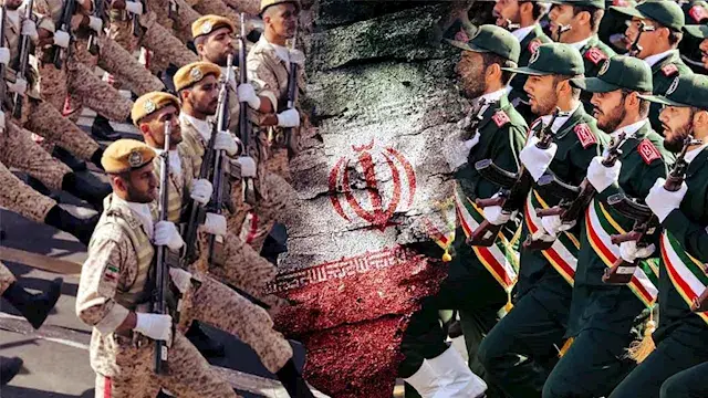 إيران تعلن استهداف مواقع عسكري...