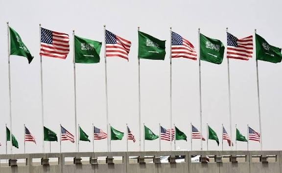 سفارة أمريكا لدى الرياض تنصح ر...