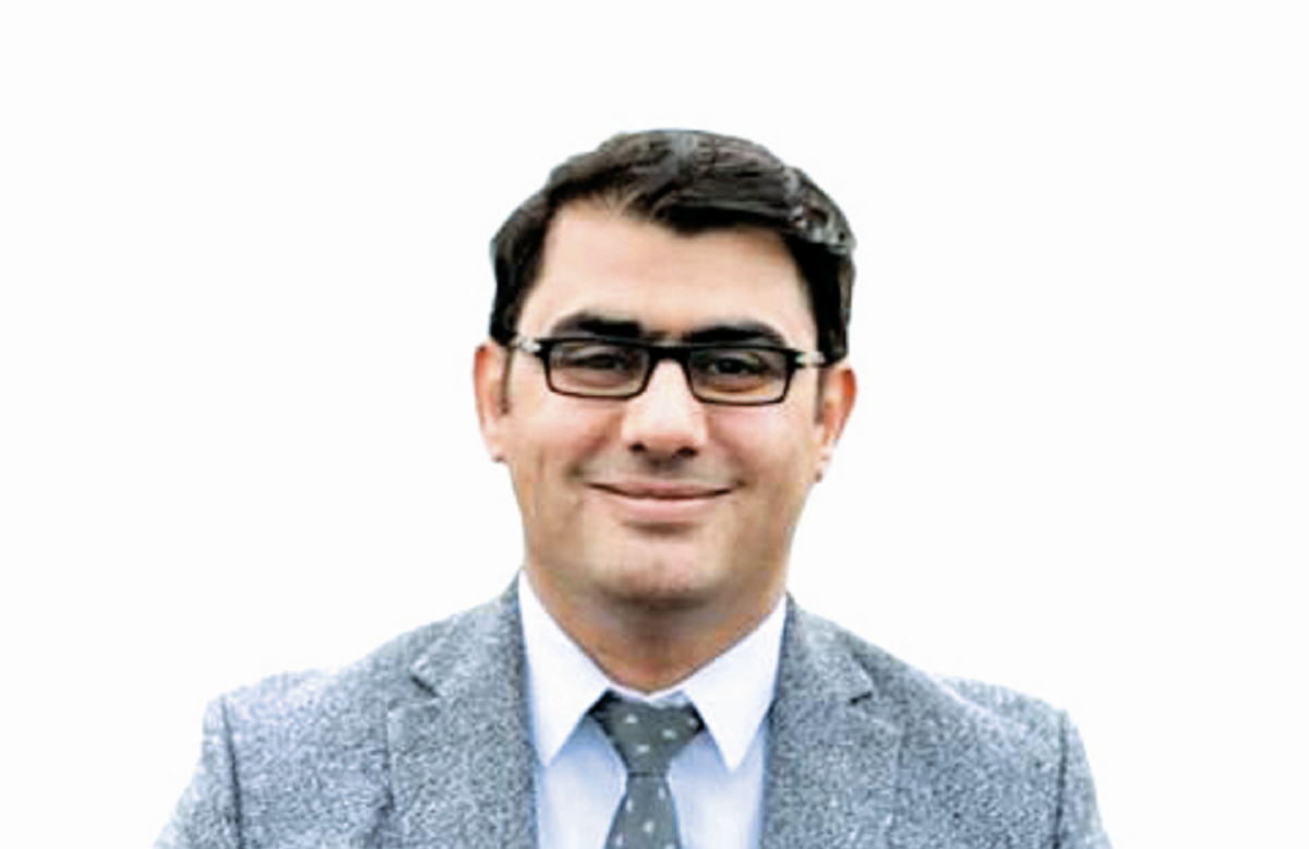 رئيس هيئة المستشارين لرئيس الح...