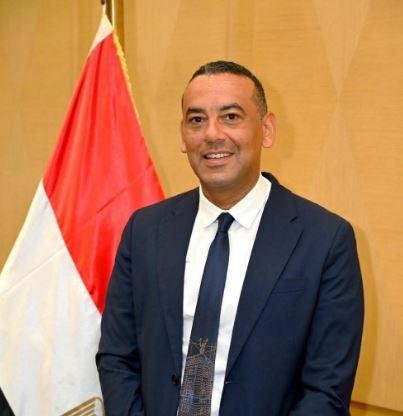وزير الصناعة يكلف أحمد رزق برئ...