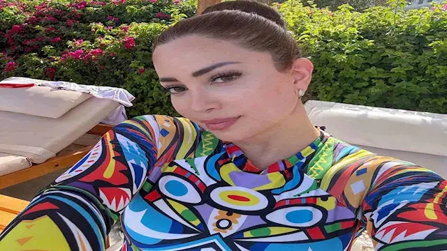 نسرين طافش في حمام السباحة وإلهام عبد البديع بفستان قصير.. لقطات نجوم الفن خلال 24 ساعة