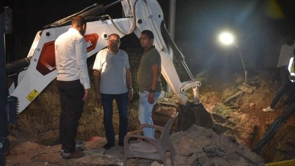 رئيس مياه الأقصر يتابع أعمال ضم خطوط جديدة بالبياضية لتحسين ضغوط المياه