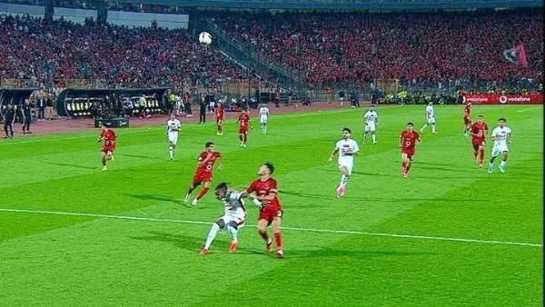 خبير تحكيمي: الزمالك لا يستحق ركلة جزاء أمام الأهلي.. والهدف الثاني للمارد الأحمر صحيح