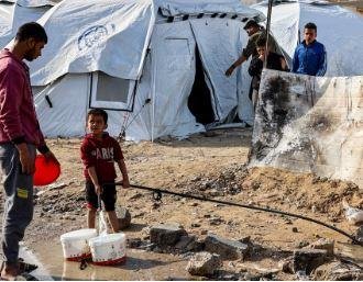بريطانيا تطالب إسرائيل برفع القيود على المساعدات إلى غزة ووقف التوسع الاستيطاني