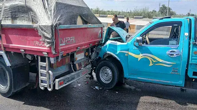 بسبب بقعة زيت.. تصادم 3 سيارات بطريق الإسكندرية الصحراوي -صور