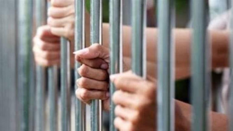 السجن 5 سنوات لمتهم بالتعدي على شخصين وإحداث عاهة مستديمة لهما في الوراق