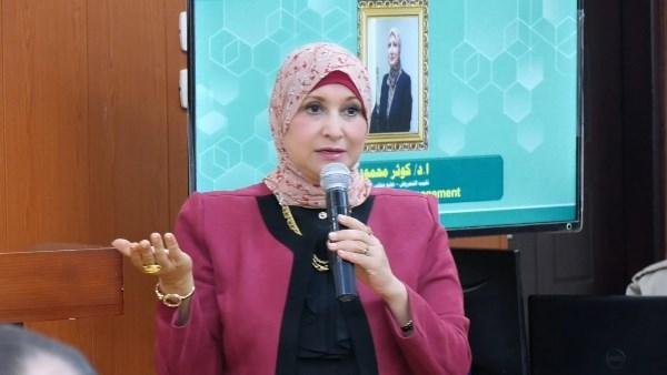 بعد واقعة الصلاة مع مسن.. نقابة التمريض تكرم الممرض علي محمد