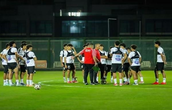منتخب الناشئين يواصل تدريباته بمشاركة 25 لاعباً