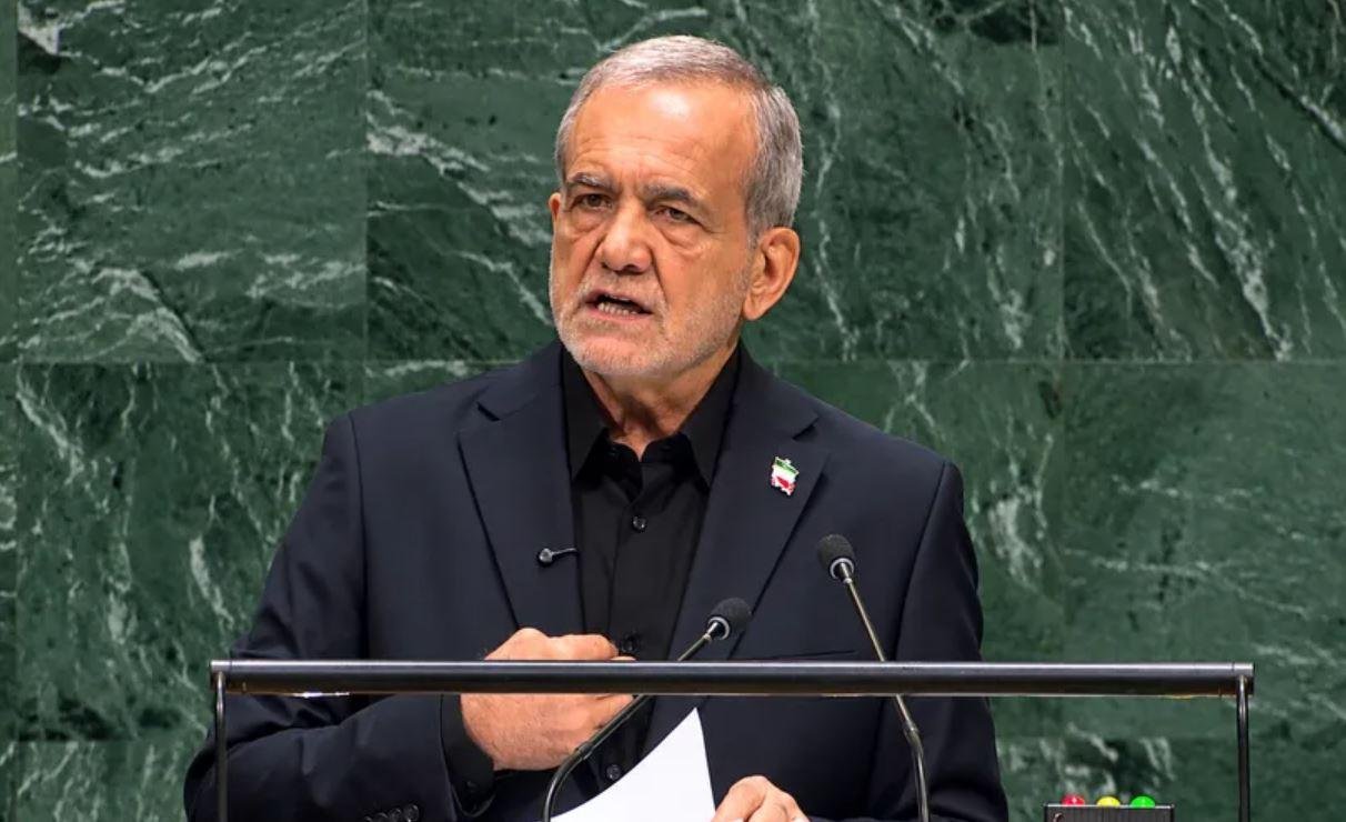 الرئيس الإيراني: على الولايات المتحدة اختيار ما إذا كانت تريد إنهاء الحرب أم لا