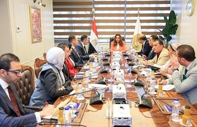 عوض: الدولة حريصة على تنفيذ منظومة متكاملة للمخلفات بدمياط لتحسين مستوى النظافة وجودة الخدمة