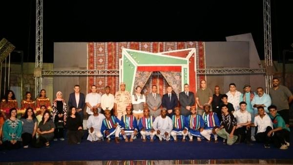 محافظ أسوان يطلق مشروع «مسرح المواجهة والتجوال» بعروض ثقافية وفنية داخل قرى حياة كريمة