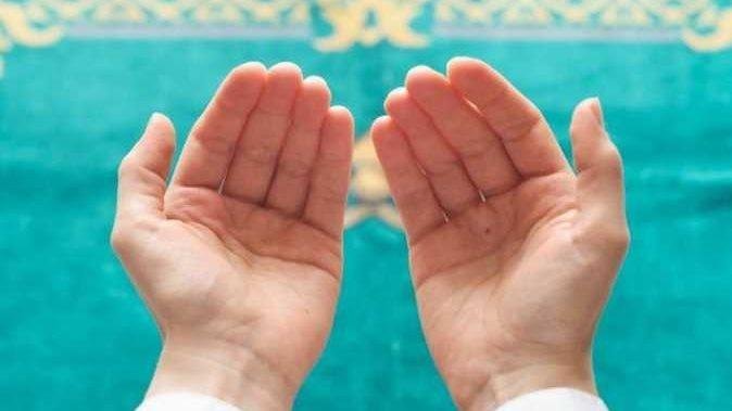 دعاء بين الأذان والإقامة للرزق والفرج.. احرص عليه طوال اليوم