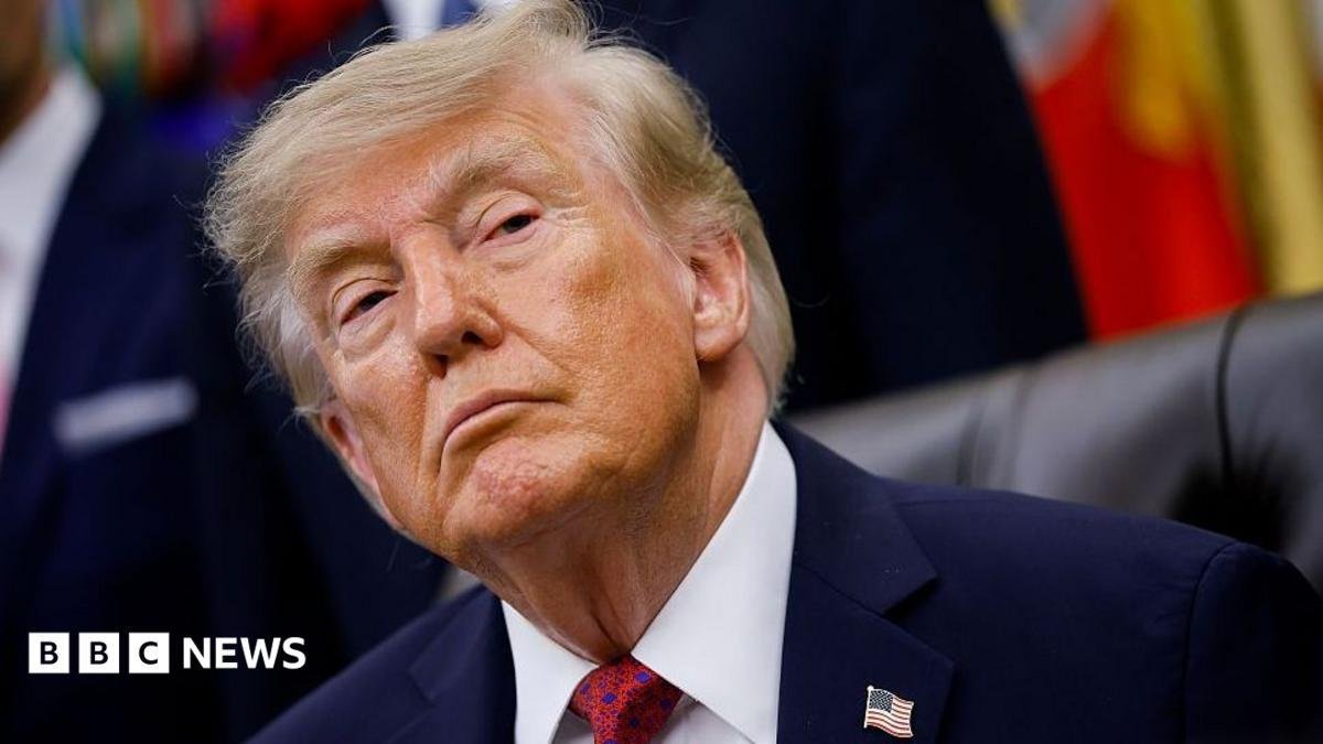 Trump calls for interest rate...