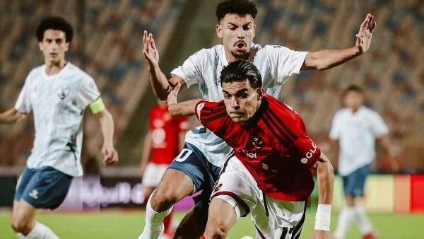 ضعيف جدًا .. محمد فاروق يفتح النار على حكم «القمة» بين الأهلي والزمالك