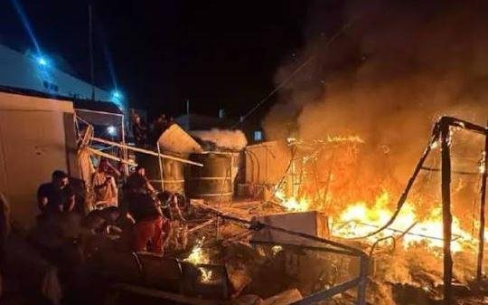شهيد ومصابون جراء استهداف درون تابع للاحتلال خيمة في خان يونس