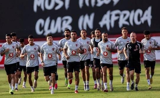 الأهلي يستعيد لاعبيه الدوليين في مران اليوم استعدادًا للقمة