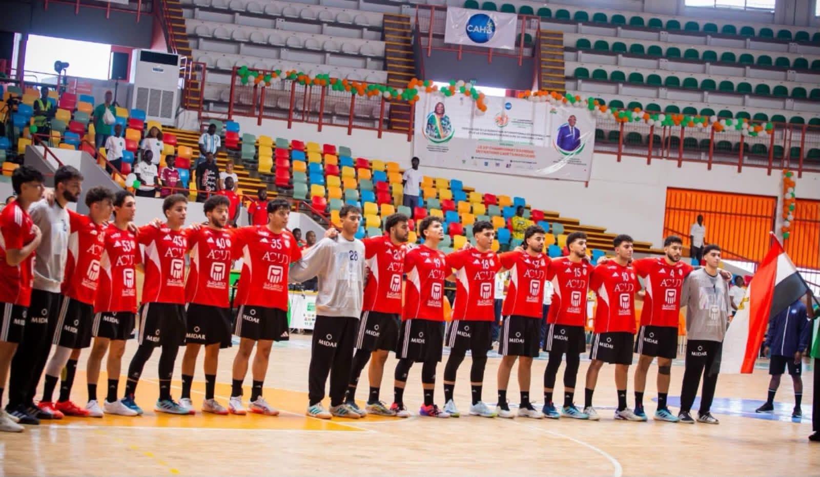 وزير الرياضة يهنئ منتخب الناشئين لكرة اليد بعد تتويجه ببطولة أفريقيا