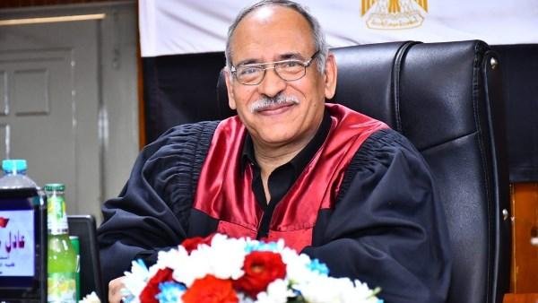 د. عادل القليعي يكتب: صعيدي من مهنة الإسترجية إلى درجة الأستاذية