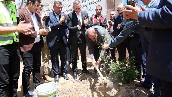 محافظ المنيا: التوسع في المساحات الخضراء بزراعة 42 ألف شجرة