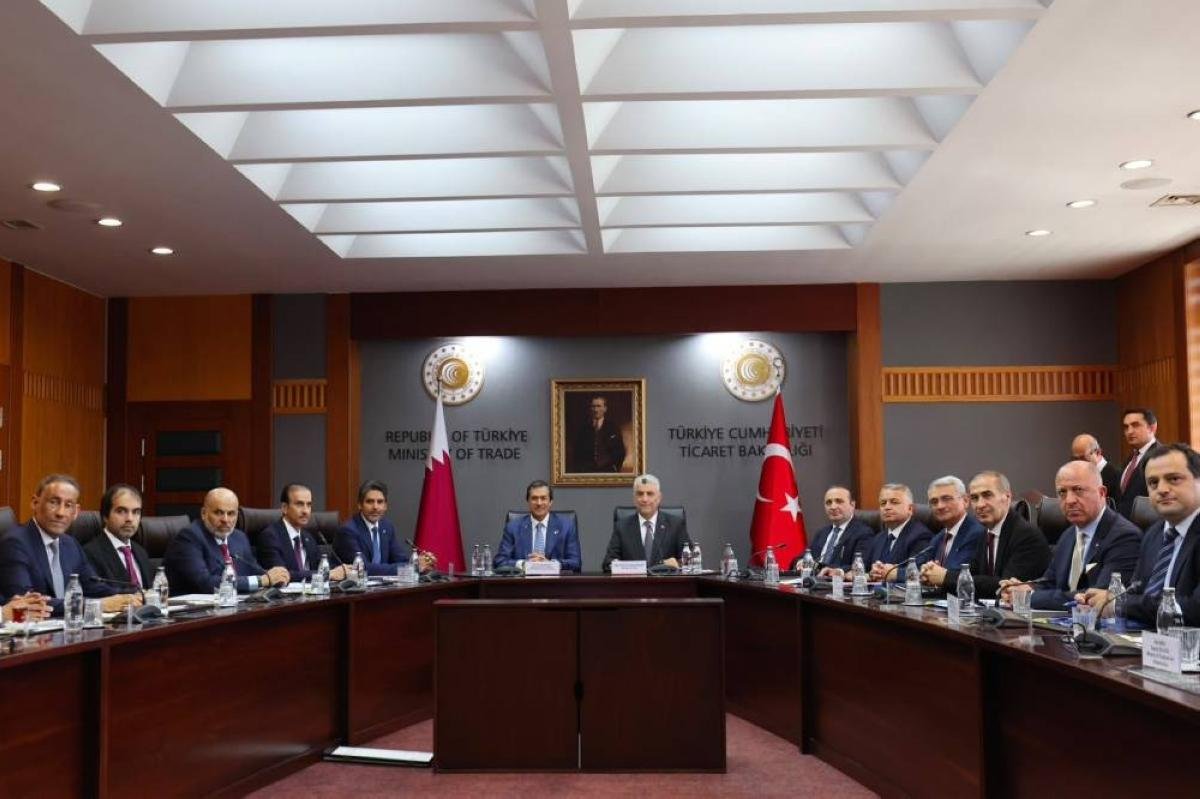 Qatar, Turkiye hold talks on b...