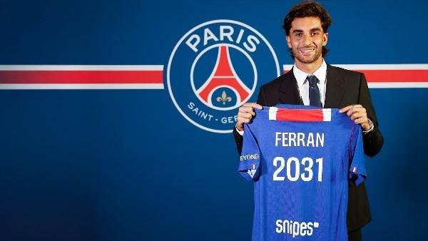 فيران توريس بعد رحيله عن برشلونة: «أفتقد بيدري بشدة»