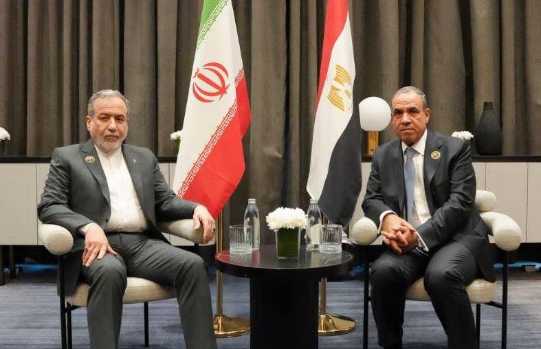 عراقجي خلال لقاء مع وزير الخارجية: مستعدون لتقديم أي مساعدة تنهي الصراع بين السعودية واليمن