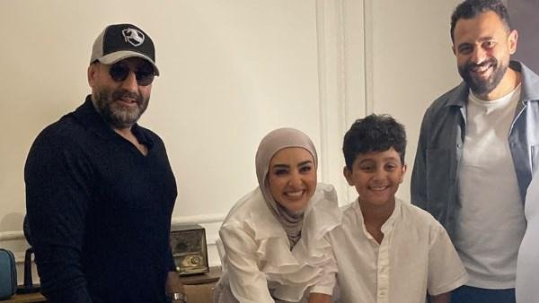 هلا رشدي تحتفل بألبومها الجديدة مع المنتج مصطفى السويفي.. فيديو وصور