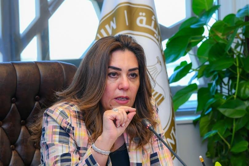 البيئة تلزم سفينة بوقف شحن مواد كيماوية تسببت في روائح غازية بميناء الدخيلة بالإسكندرية