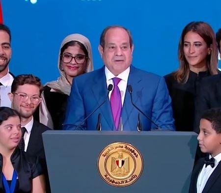الرئيس السيسي: وعي المصريين وصمودهم خط الدفاع الأول في مواجهة محاولات هدم الدولة
