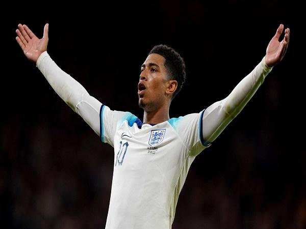 اختيار بلينجهام محطم الأرقام القياسية كأفضل لاعب في منتخب إنجلترا هذا العام