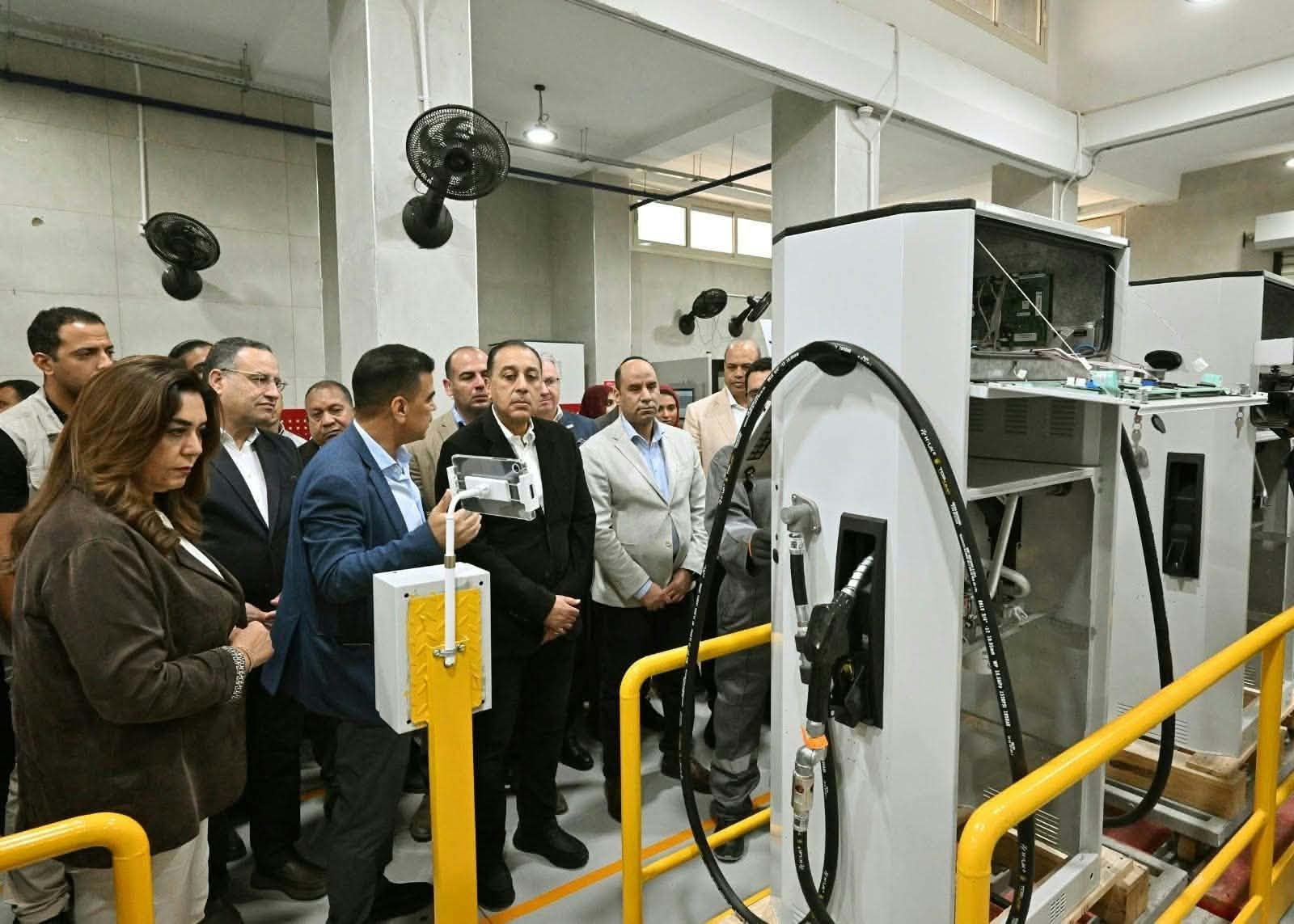مدبولي يفتتح مصنع إنتاج وتجميع الطلمبات الرقمية بمحطات الوقود وعدادات الغاز الذكية (EDS) بالسويس