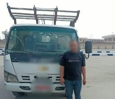 ضبط قائد سيارة نقل لوضعه حمولة زائدة دون ربطها بالقليوبية