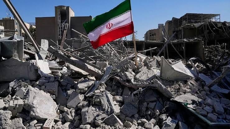إيران: النزاع لن يُحل عسكريا ولا بالعقوبات