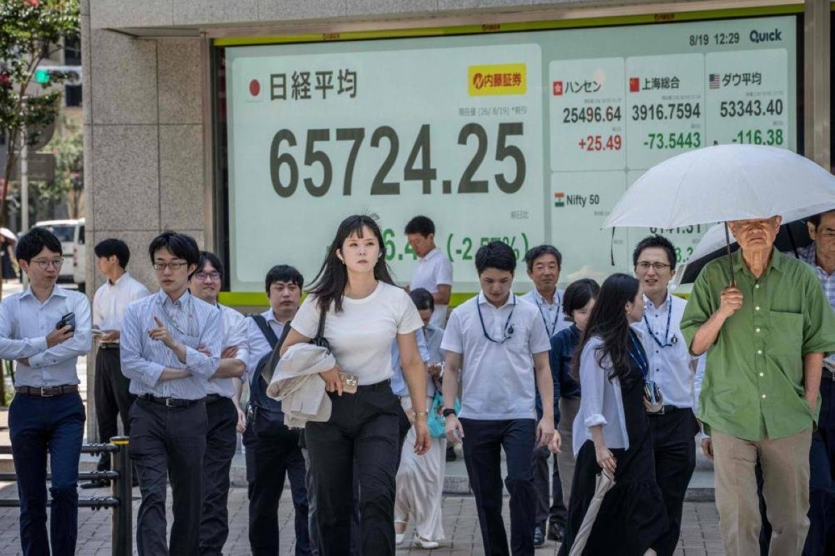 Tech leads losses as Asian sto...