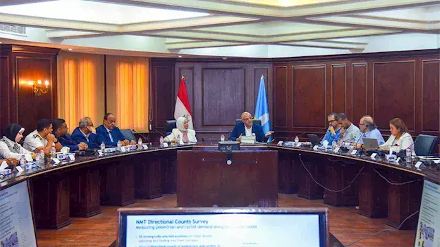 ربط المترو والترام بالأتوبيسات...
