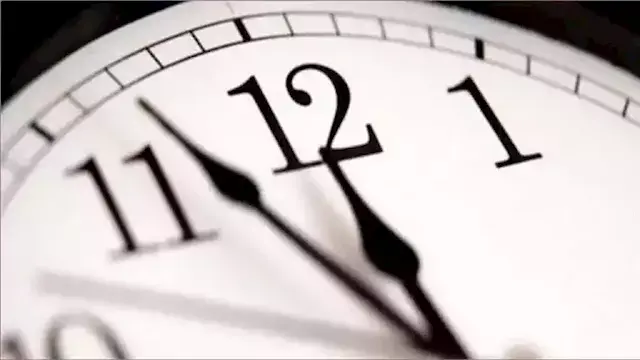 التوقيت الشتوي 2026.. موعد تأخير الساعة 60 دقيقة وطريقة ضبط الهواتف