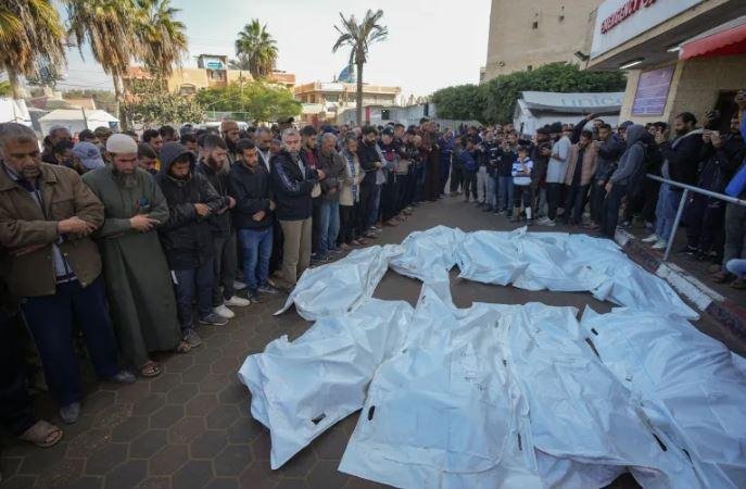 استشهاد 6 فلسطينيين بينهم طفلة...