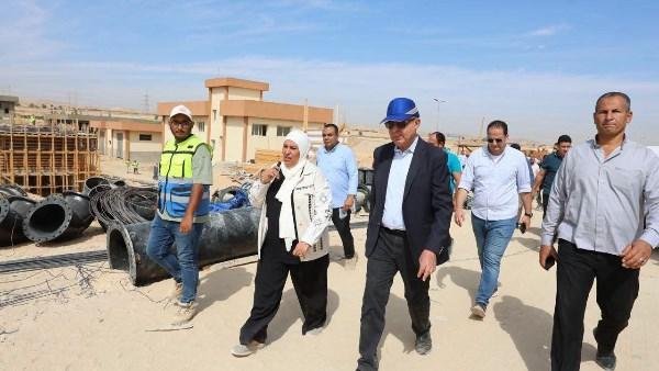 تكلفتها 600 مليون جنيه.. محافظ المنيا يتفقد محطة معالجة الصرف الصحي بقرية دلجا